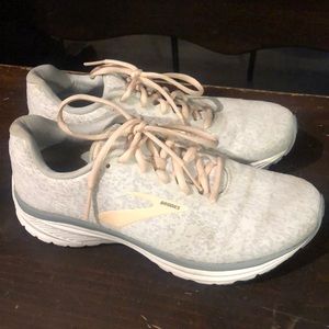 Brooks Anthem 2 women’s size 8.5